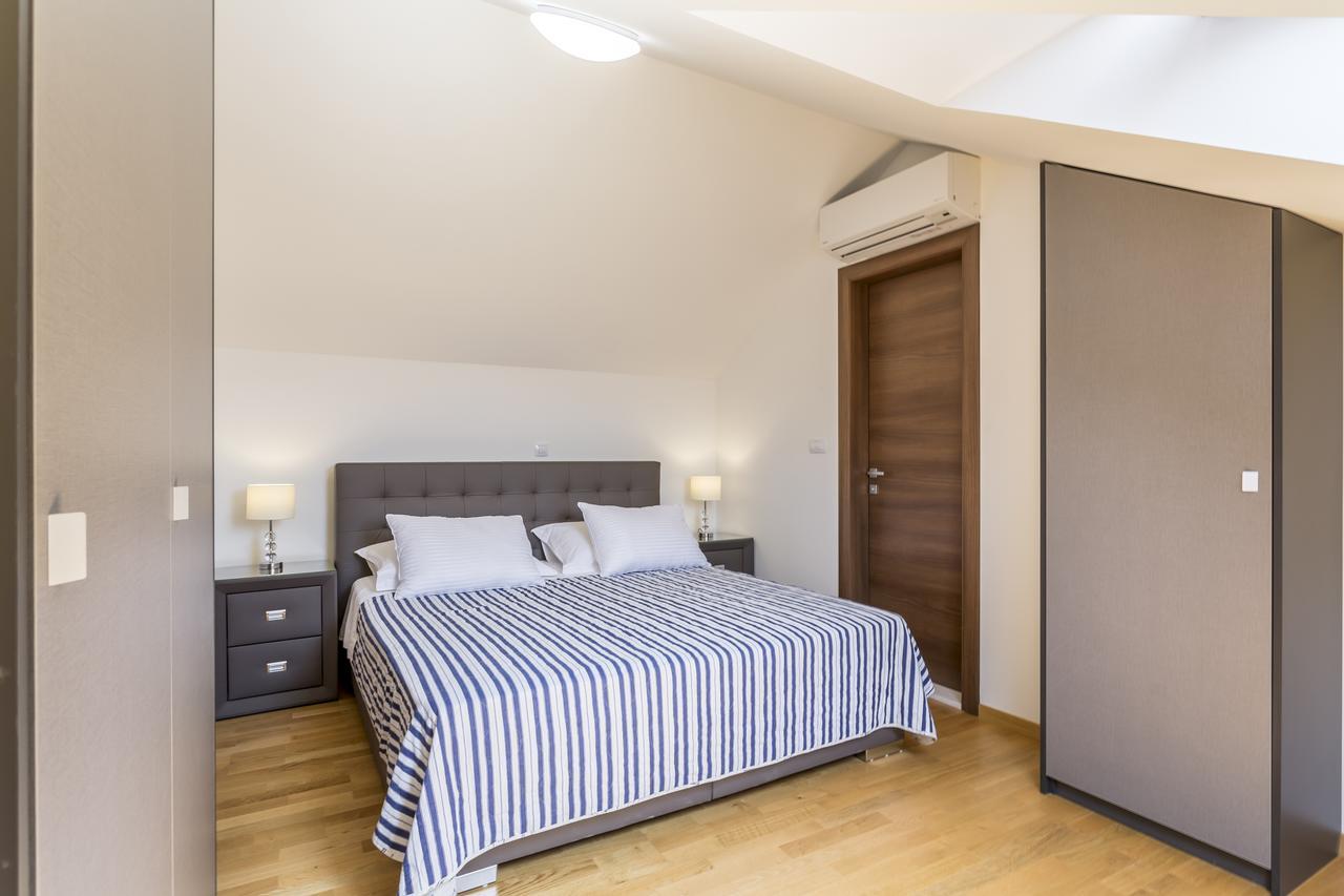 Luxury 3 Bed Apartment, Large Terrace, Pool, Close To Beach And Split! 포드스트라나 외부 사진